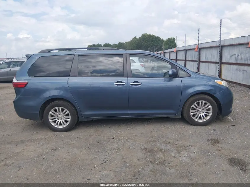 2015 TOYOTA SIENNA XLE 8 PASSENGER