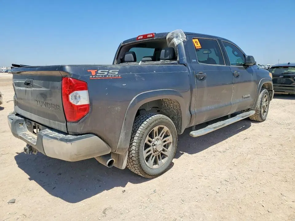 2016 TOYOTA TUNDRA CREWMAX SR5  