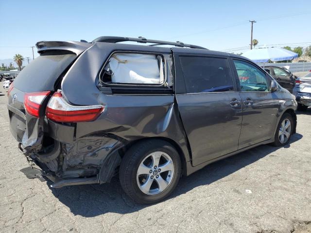 2018 TOYOTA SIENNA LE