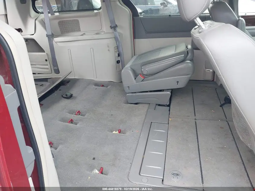 2010 CHRYSLER TOWN & COUNTRY TOURING