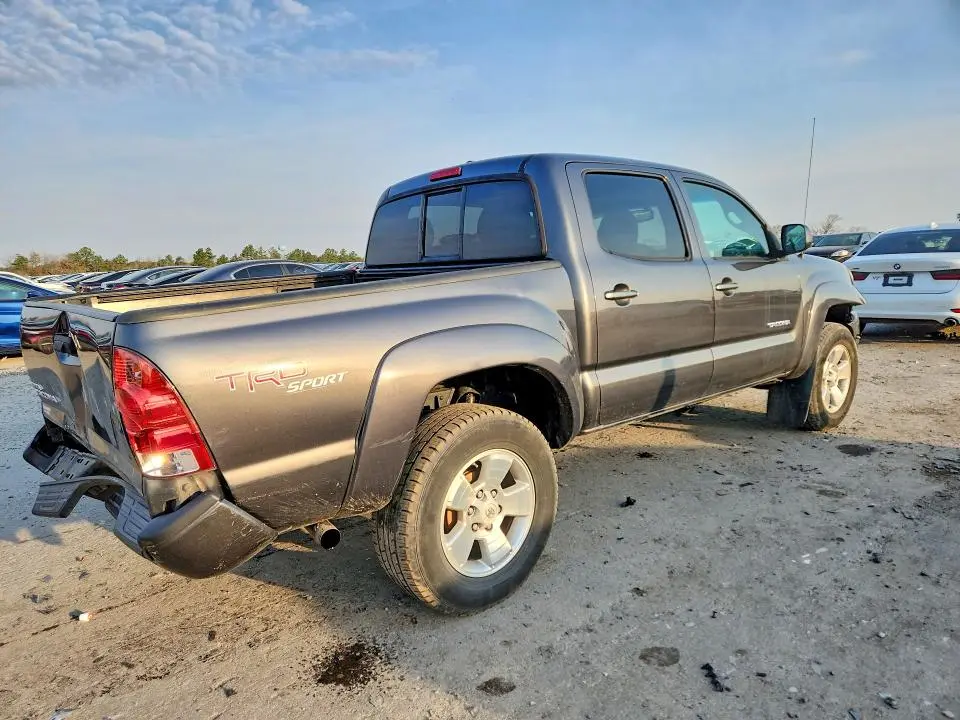 2011 TOYOTA TACOMA V6  
