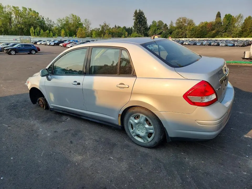 2011 NISSAN VERSA 1.8 S  