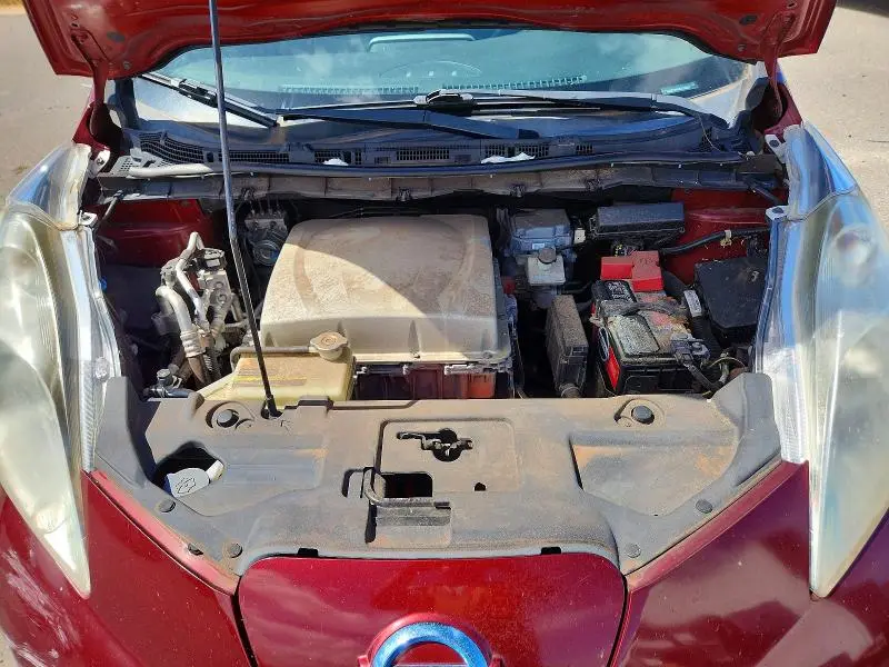 2016 NISSAN LEAF SV  