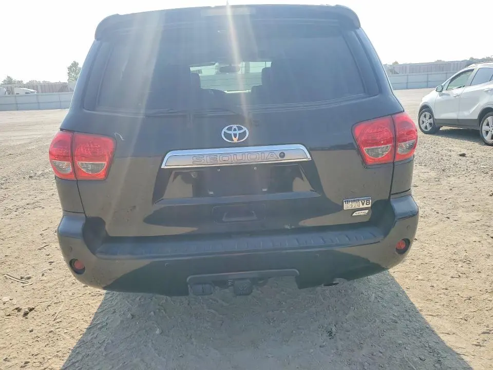 2016 TOYOTA SEQUOIA PLATINUM  