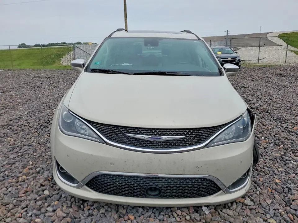 2019 CHRYSLER PACIFICA LIMITED  