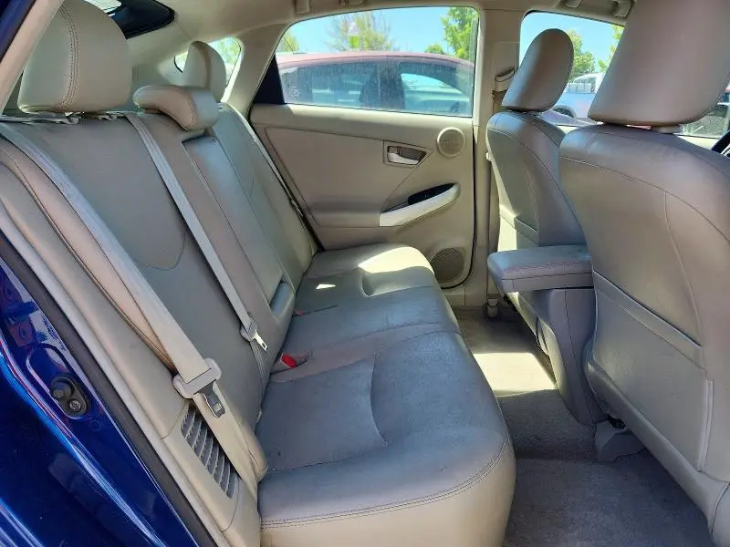 2010 TOYOTA PRIUS V  