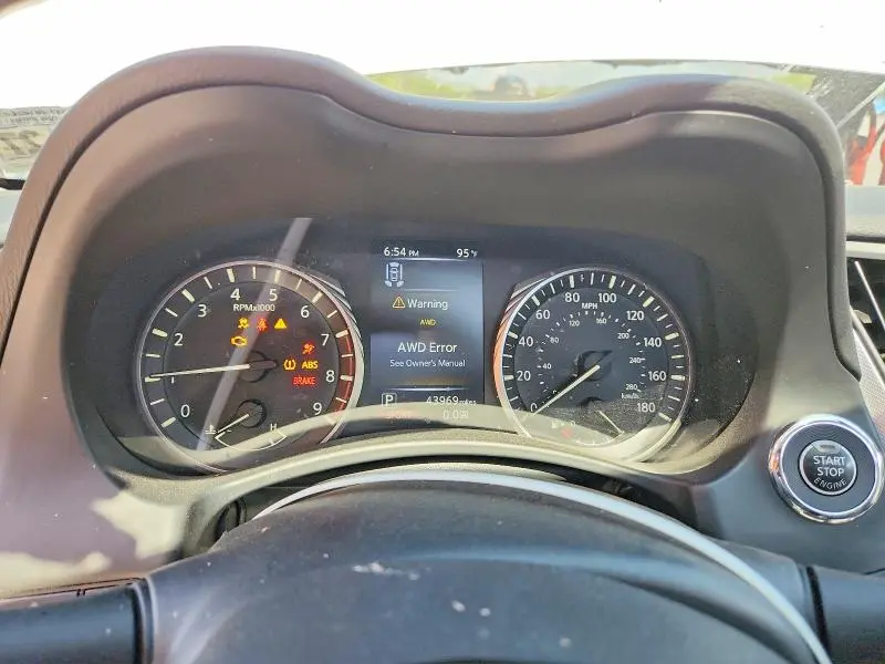 2022 INFINITI Q50 LUXE  