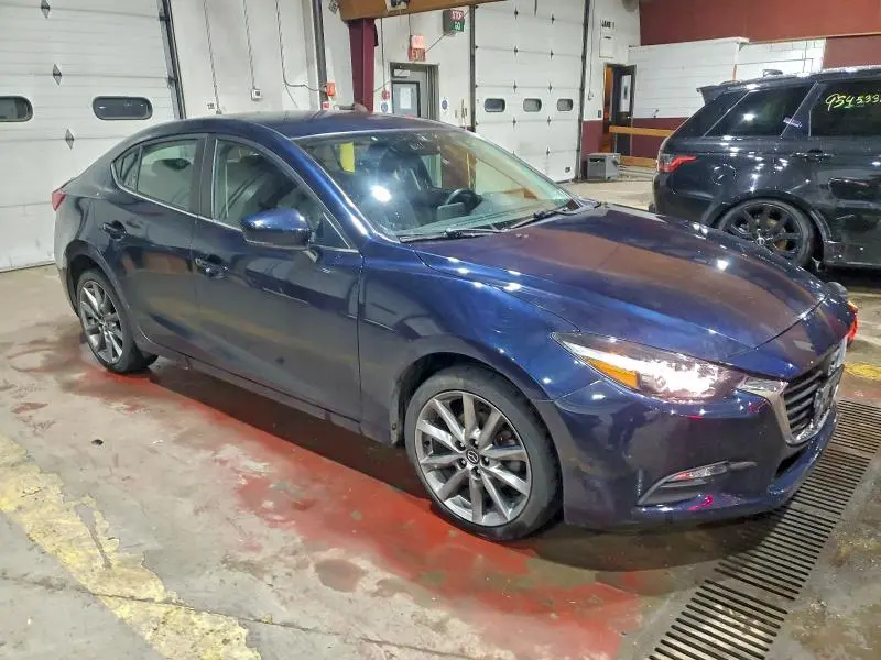 2018 MAZDA 3 TOURING  