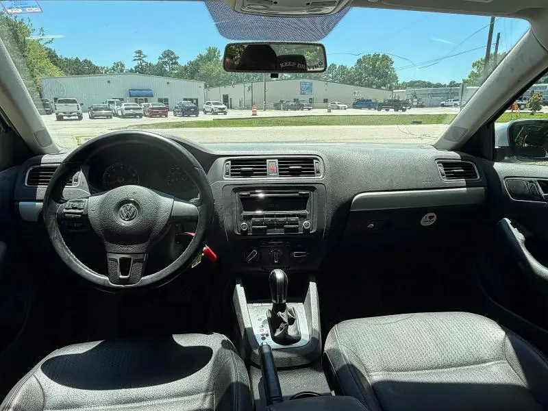 2013 VOLKSWAGEN JETTA SE  