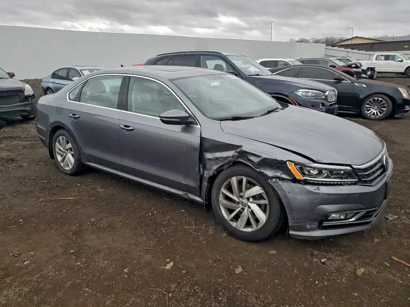 2018 VOLKSWAGEN PASSAT SE  