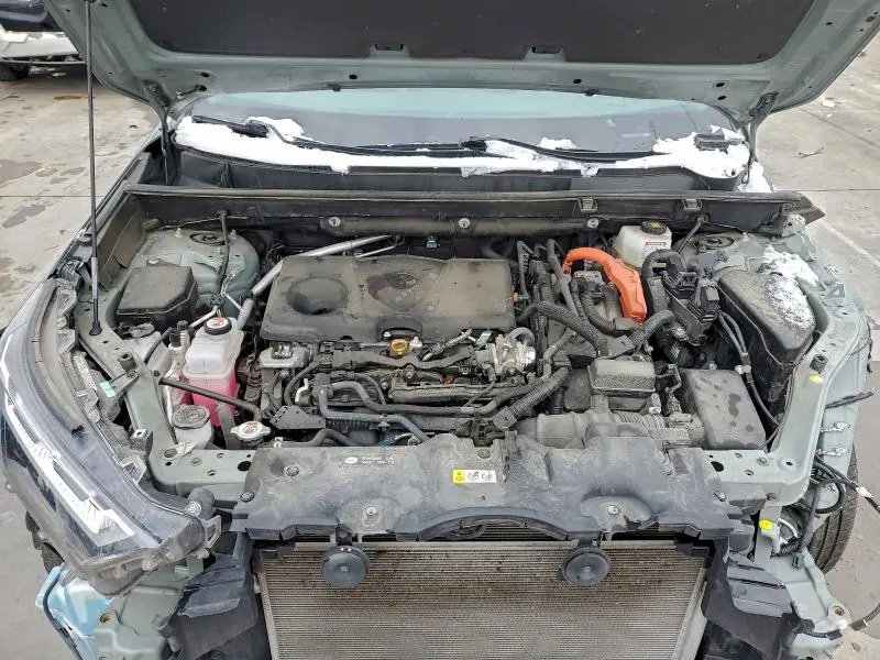 2022 TOYOTA RAV4 XLE  