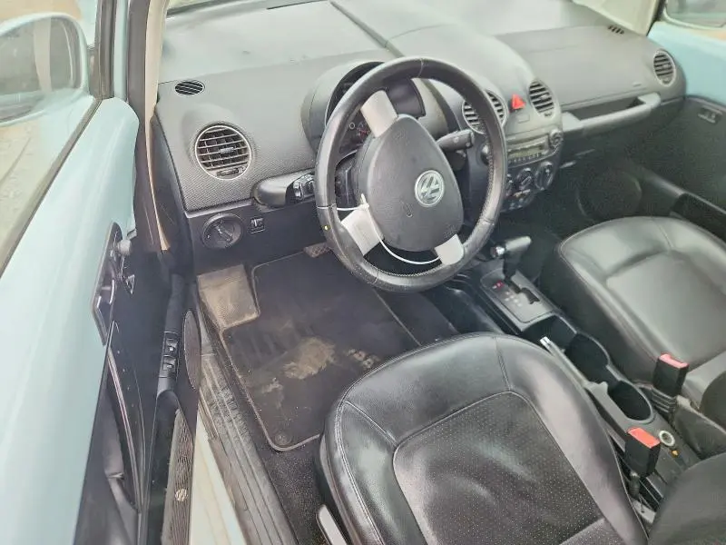 2010 VOLKSWAGEN NEW BEETLE   