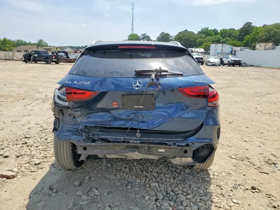 2021 MERCEDES-BENZ GLA 250 4MATIC  