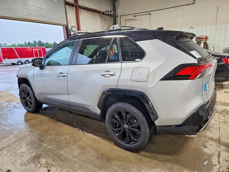 2022 TOYOTA RAV4 XSE  