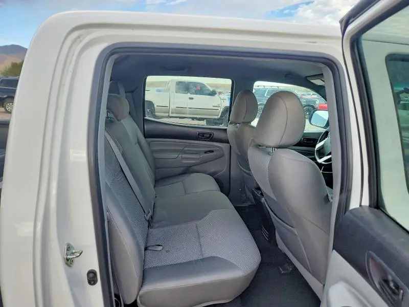 2015 TOYOTA TACOMA V6  