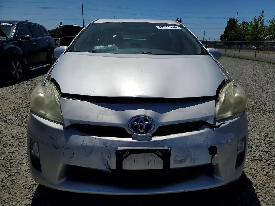 2010 TOYOTA PRIUS III  