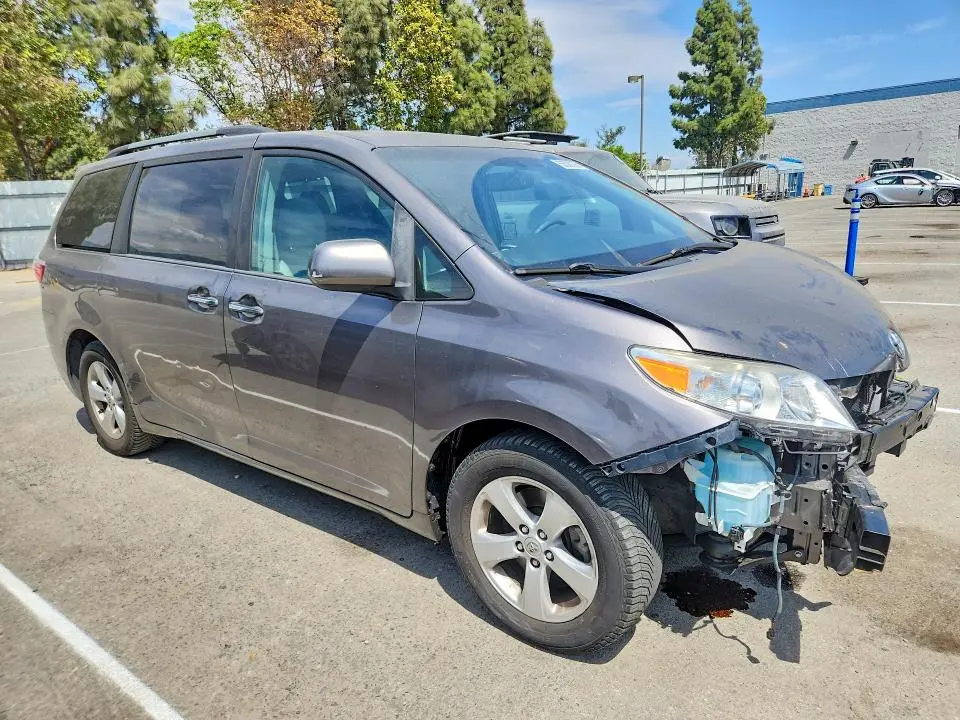 2017 TOYOTA SIENNA XLE 8-PASSENGER  