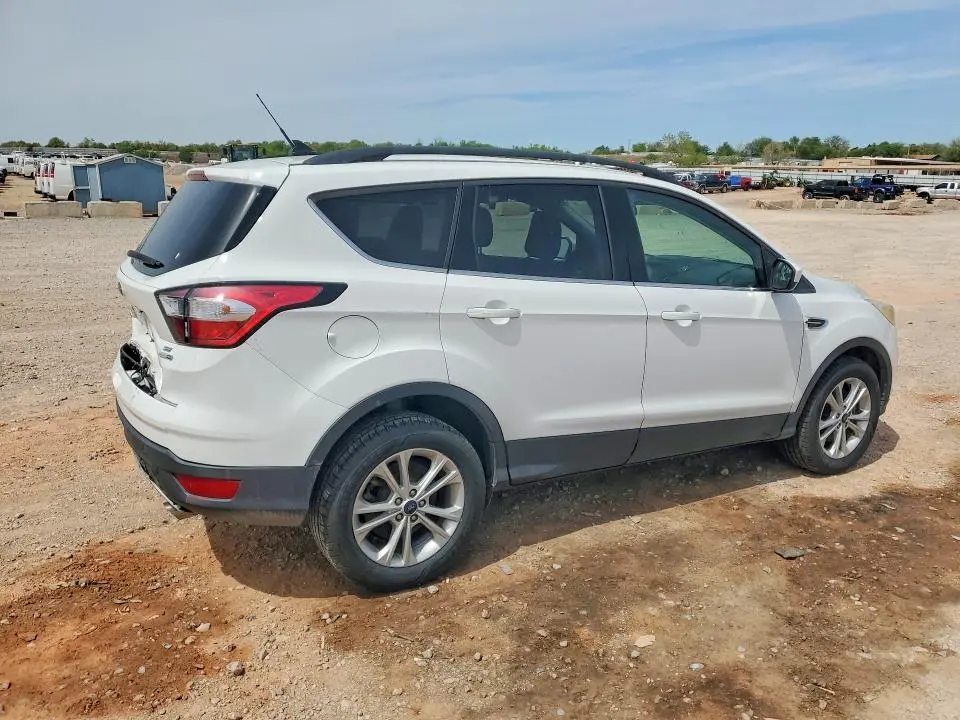 2018 FORD ESCAPE SE  