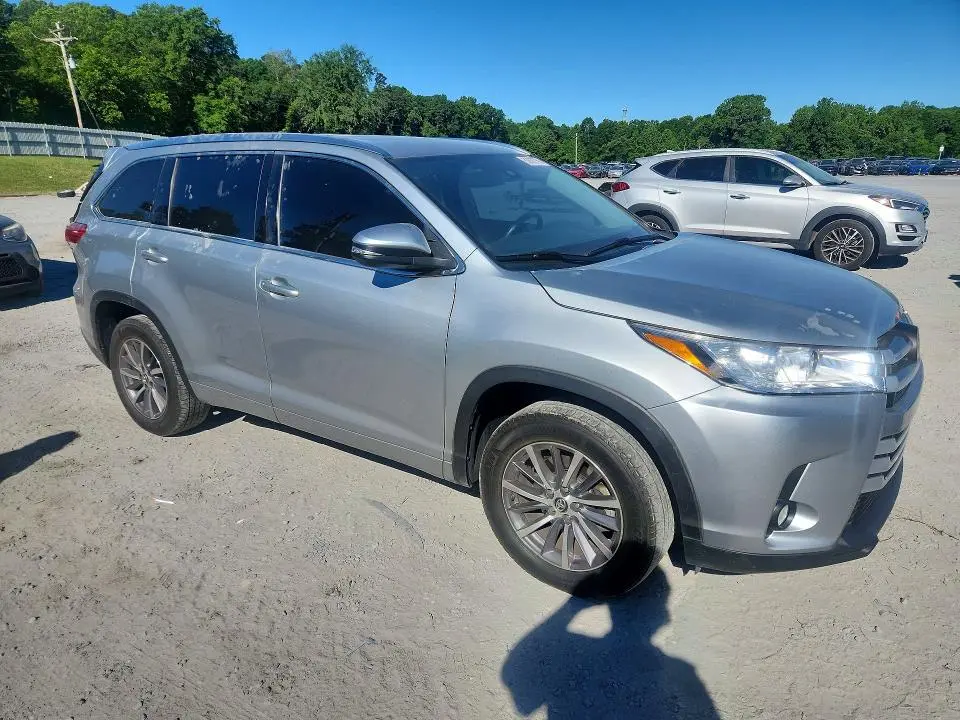 2018 TOYOTA HIGHLANDER XLE  