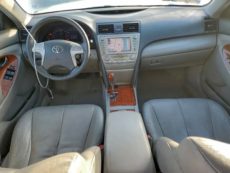 2011 TOYOTA CAMRY SE  