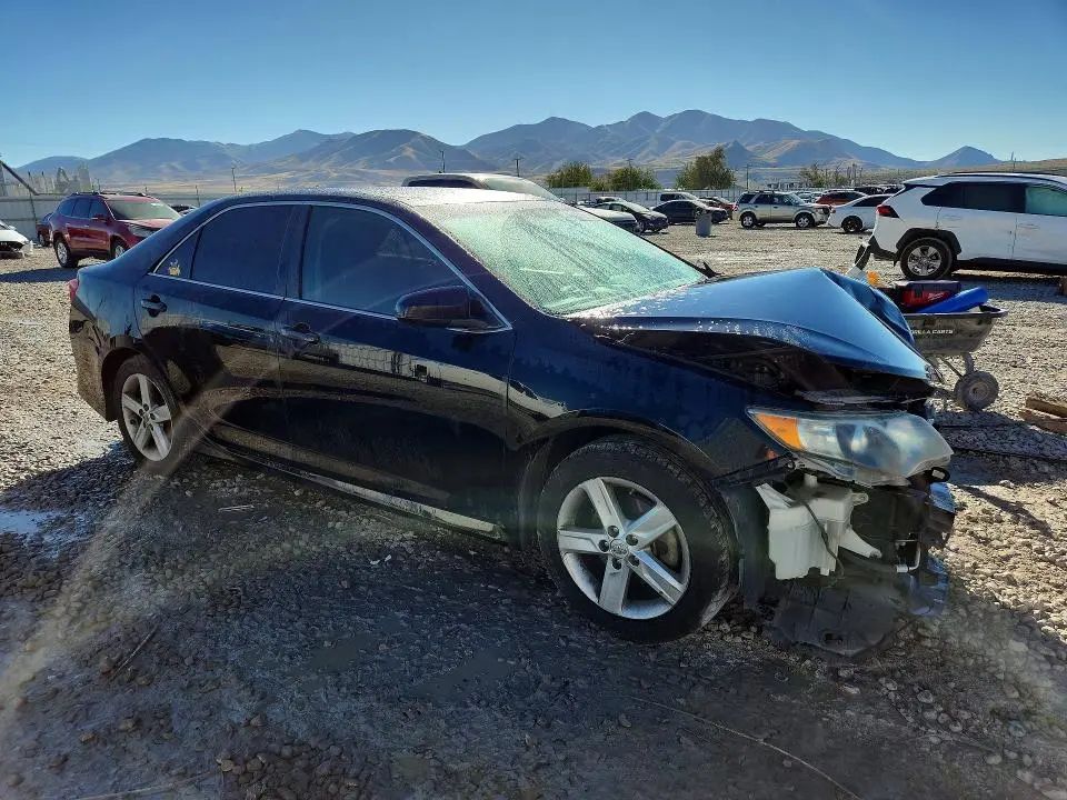 2013 TOYOTA CAMRY SE  