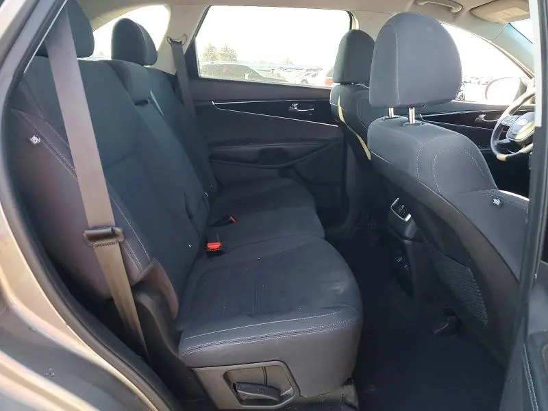 2019 KIA SORENTO LX V6  