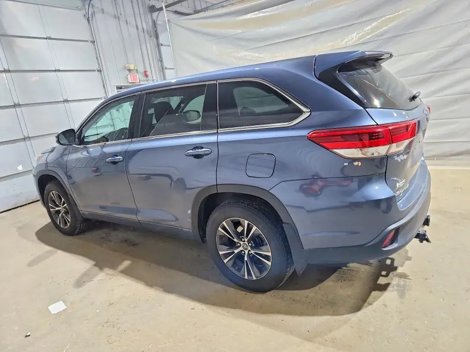 2018 TOYOTA HIGHLANDER LE  