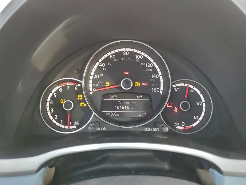 2016 VOLKSWAGEN BEETLE S/SE  