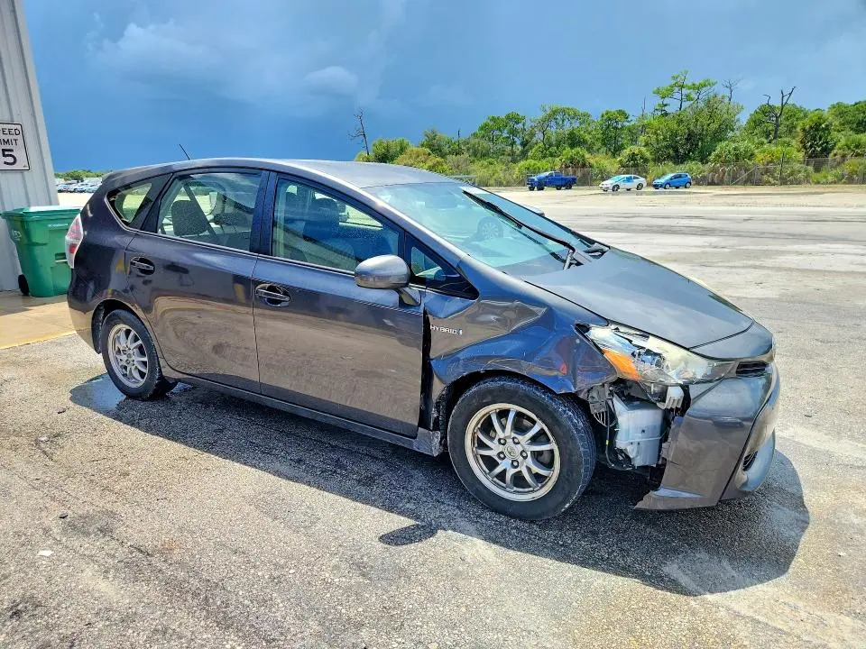 2016 TOYOTA PRIUS V TWO  