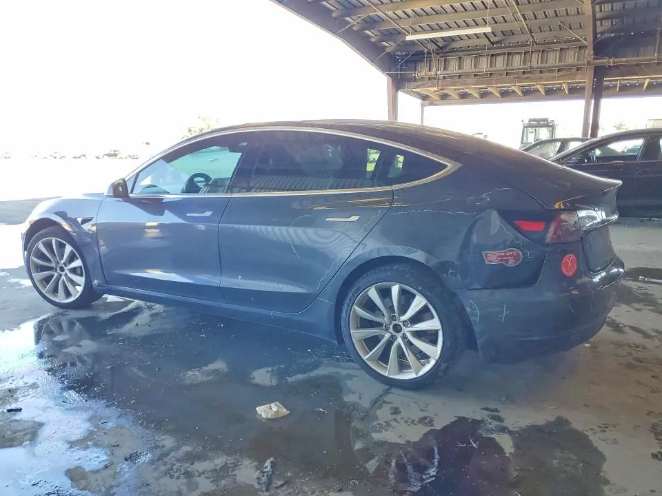 2018 TESLA MODEL 3   