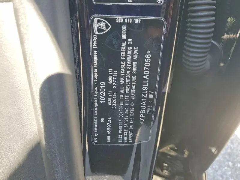 2020 LAMBORGHINI URUS   