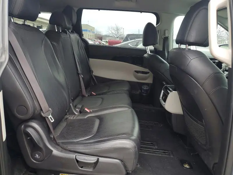2024 KIA CARNIVAL EX  