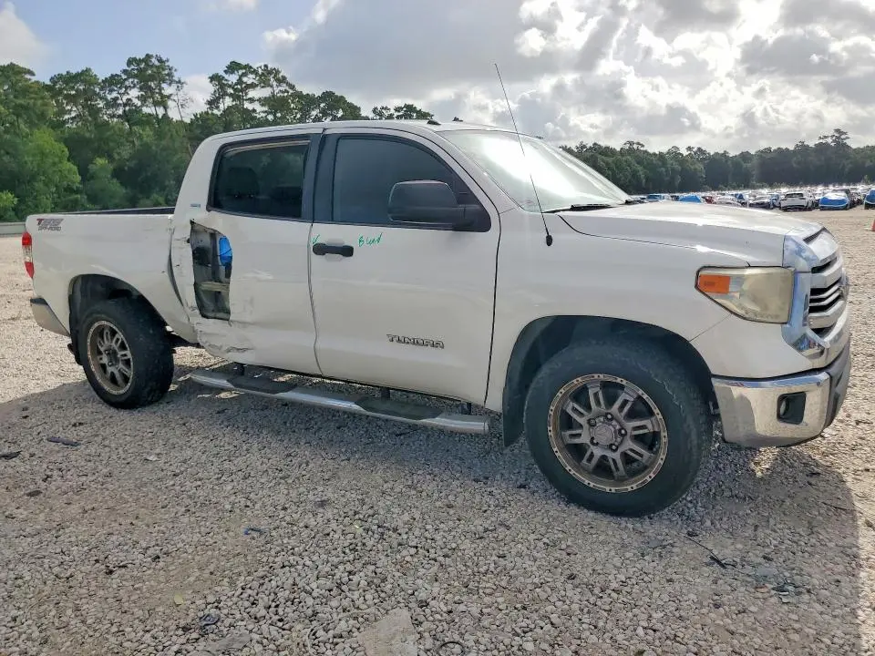 2016 TOYOTA TUNDRA CREWMAX SR5  