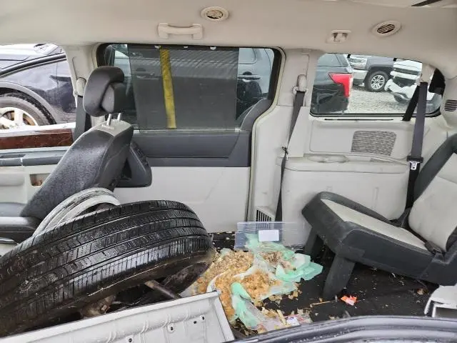 2010 CHRYSLER TOWN & COUNTRY TOURING PLUS  