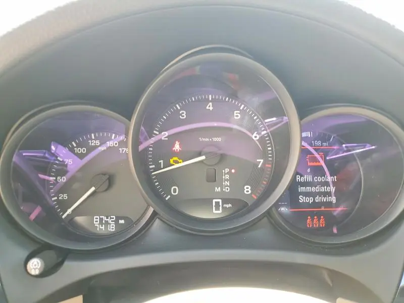 2025 PORSCHE MACAN BASE  