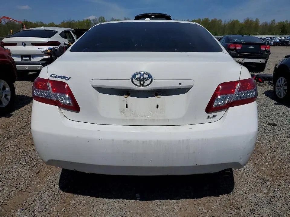 2011 TOYOTA CAMRY LE  