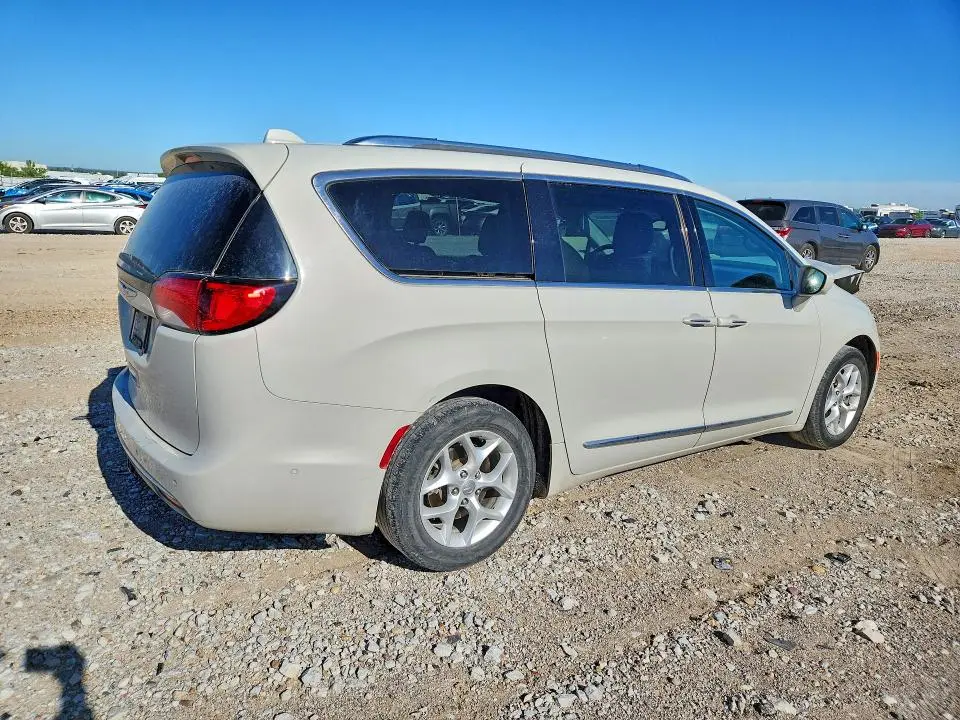 2017 CHRYSLER PACIFICA TOURING L PLUS  