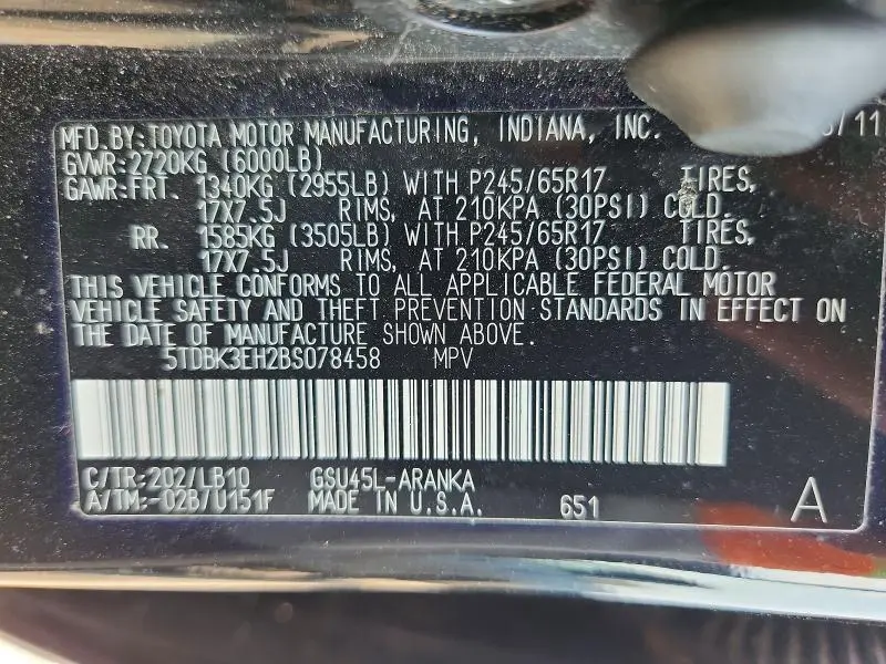 2011 TOYOTA HIGHLANDER SE  