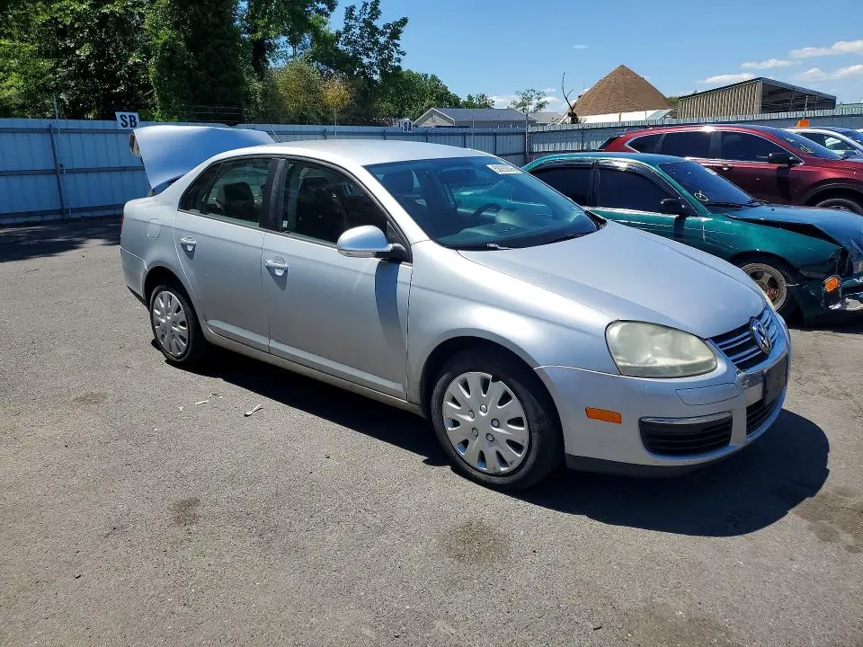 2010 VOLKSWAGEN JETTA S  