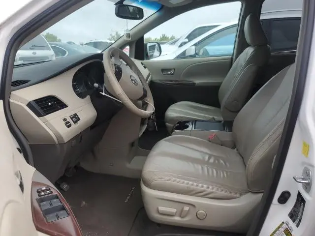 2011 TOYOTA SIENNA XLE  