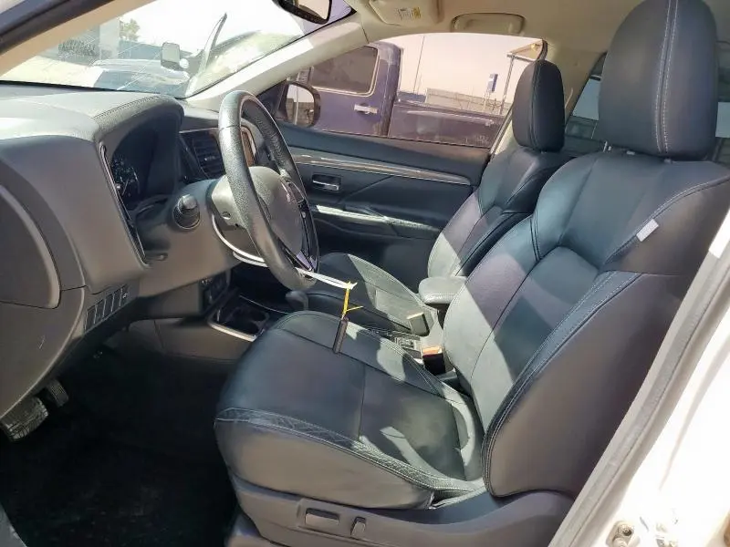 2019 MITSUBISHI OUTLANDER SE  