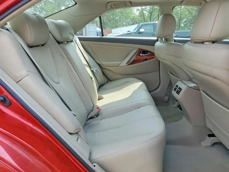 2011 TOYOTA CAMRY XLE  