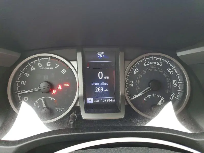 2018 TOYOTA TACOMA SR5 V6  