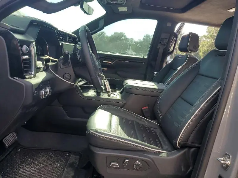 2025 GMC SIERRA K1500 AT4X  