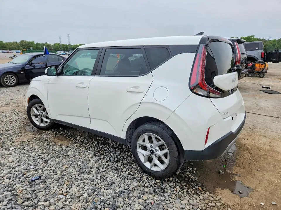 2023 KIA SOUL LX  