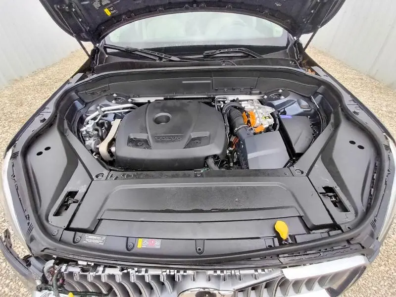 2025 VOLVO XC90 CORE  