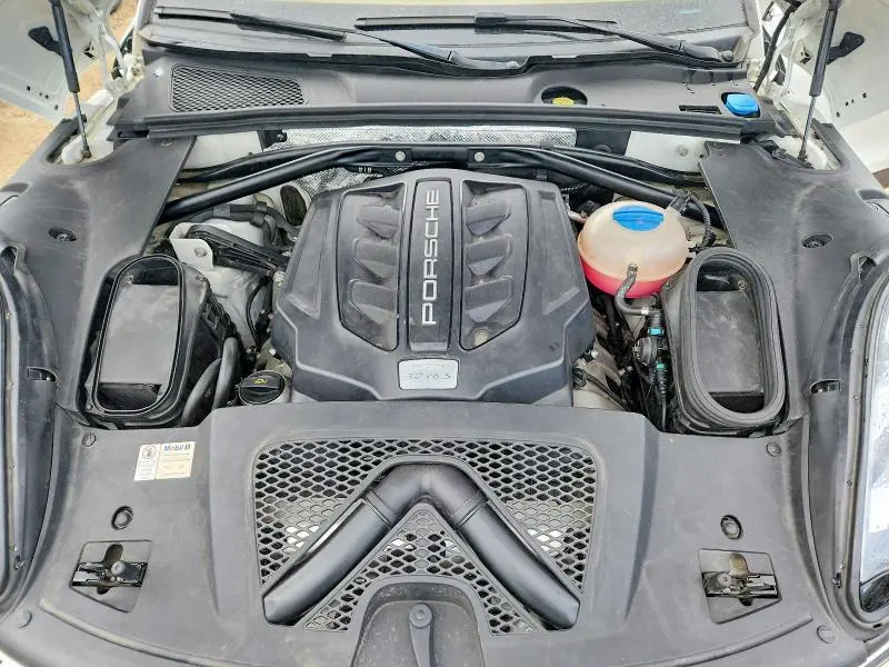 2015 PORSCHE MACAN S  