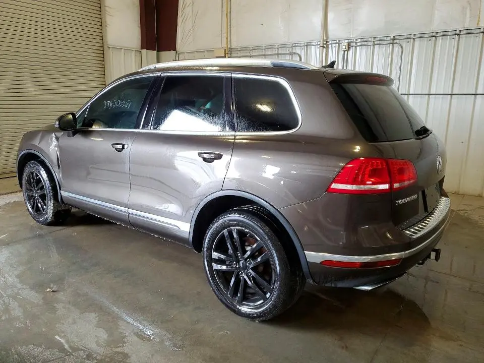 2015 VOLKSWAGEN TOUAREG V6  