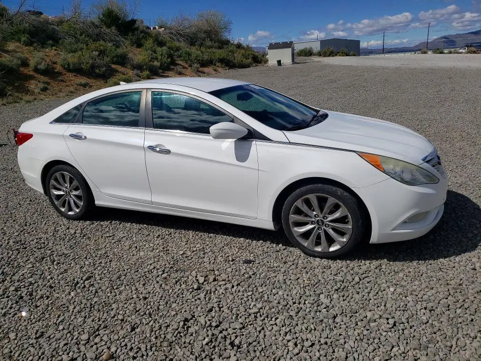 2013 HYUNDAI SONATA SE  