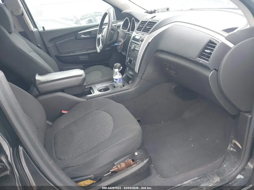 2011 CHEVROLET TRAVERSE 2LT